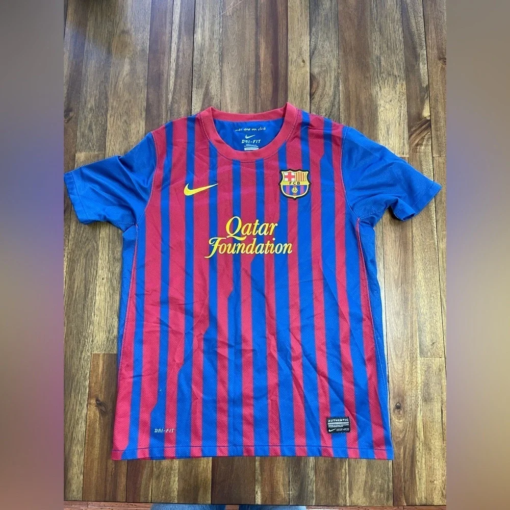 Nike Kids FC Barcelona 2011/2012 home football shirt